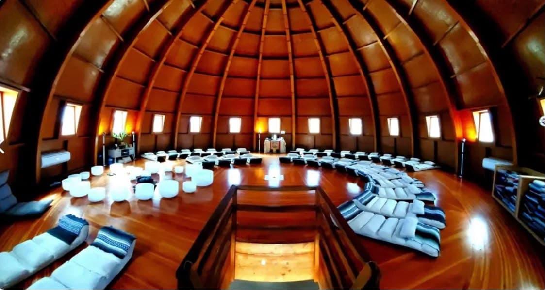 Baño de sonido en el Integratron & Sky Watch
